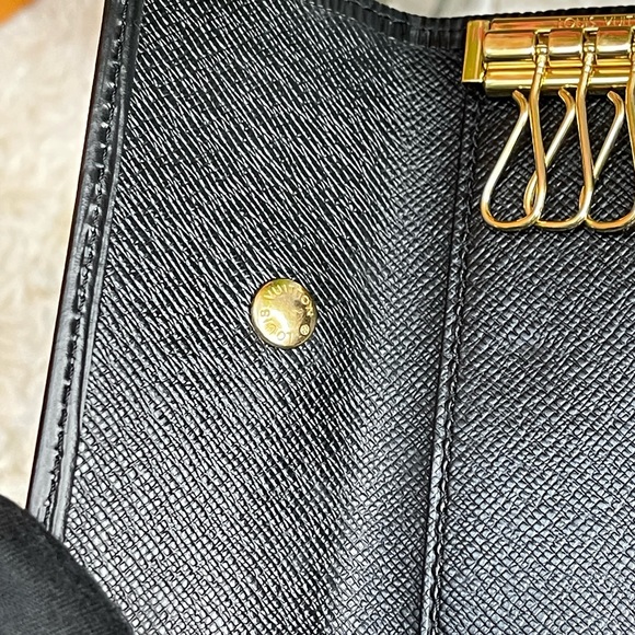 🌸Epi Multicles 4 Leather Ring Key Case - Picture 7 of 14